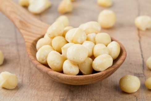 macadamia-nuts-on-wooden-spoon